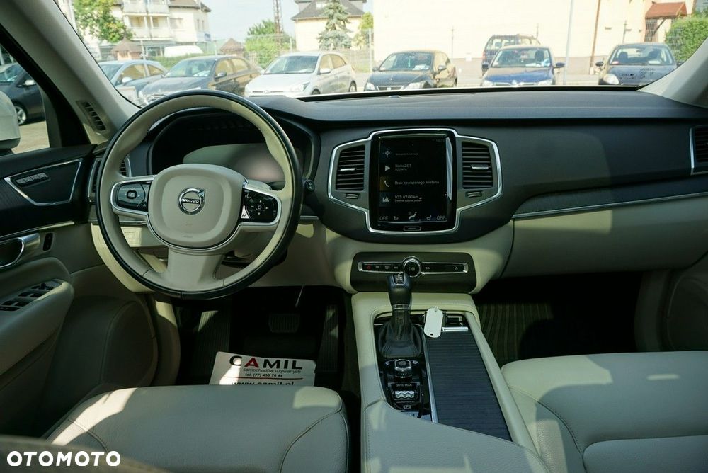 Volvo XC 90 - 8