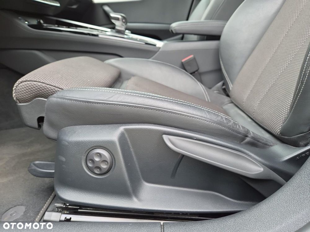 Audi A4 Limousine - 12