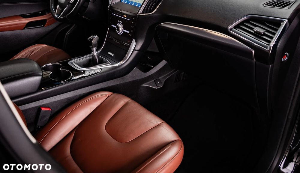 Ford Edge 2.0 TDCi 4WD Titanium - 32