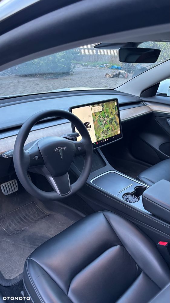 Tesla Model 3 - 9