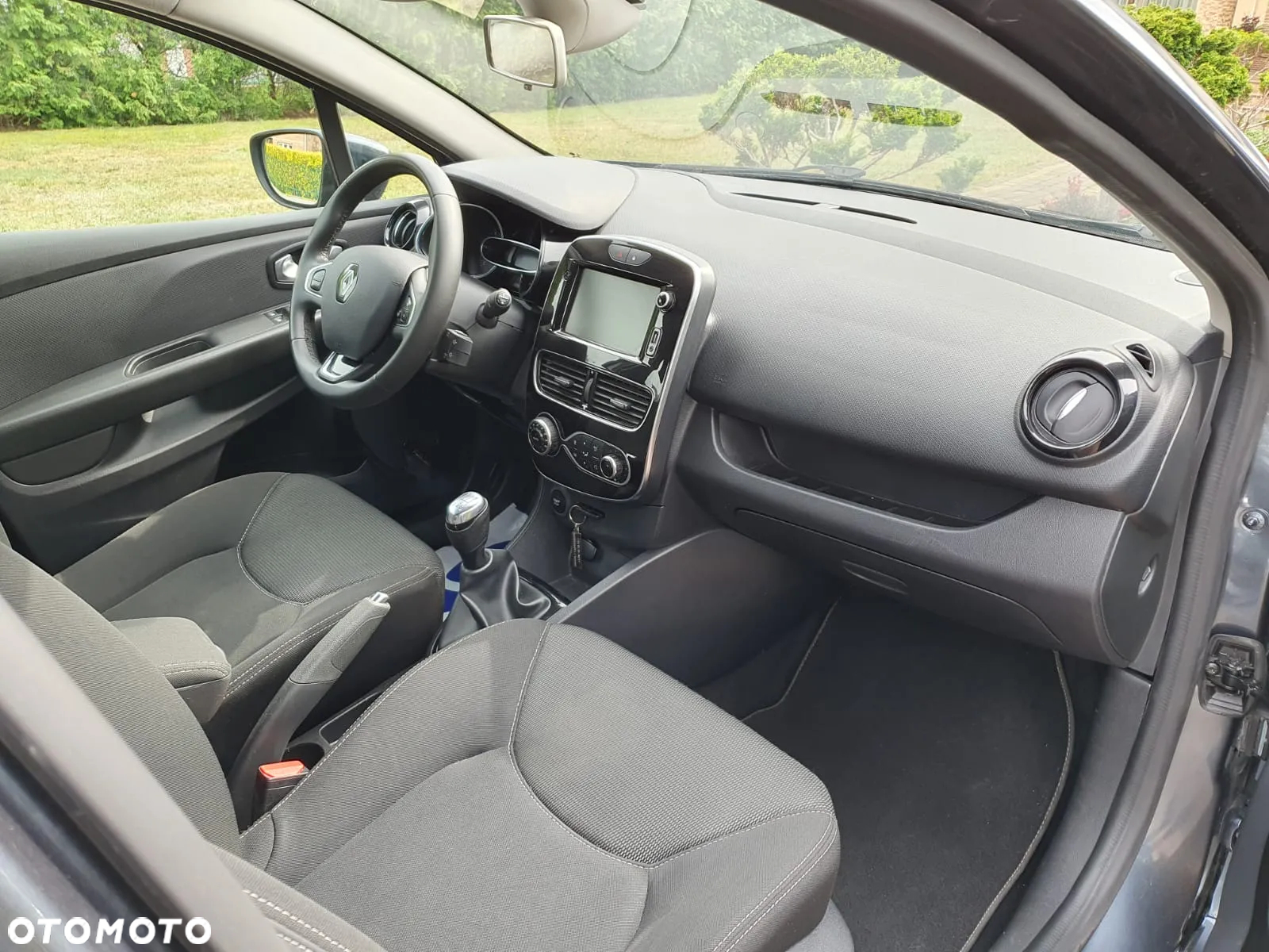 Renault Clio - 10