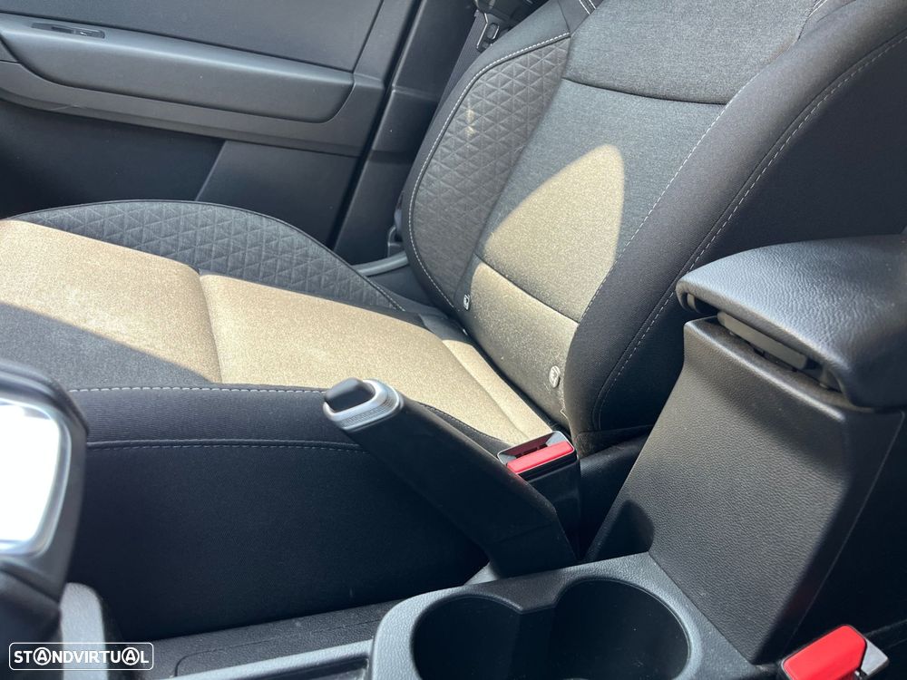 Renault Captur 1.6 E-Tech Full Hybrid Evolution - 26
