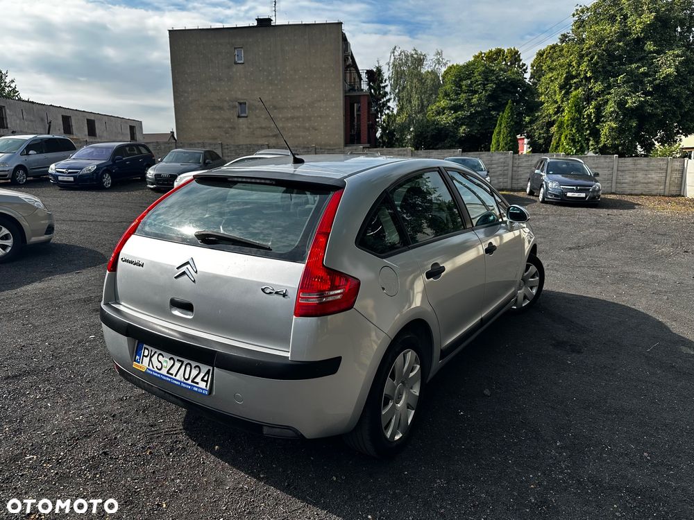 Citroën C4 1.6 16V Confort - 6