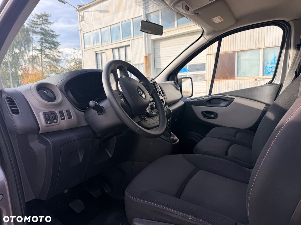 Renault Trafic - 26