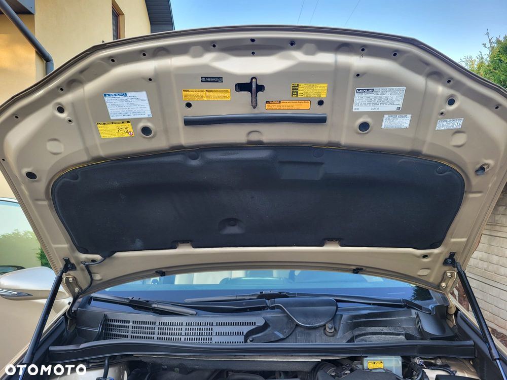 Lexus HS 250h - 11