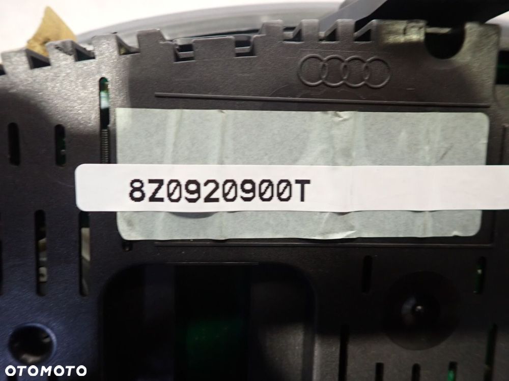 LICZNIK AUDI A2 8Z0920900T - 5