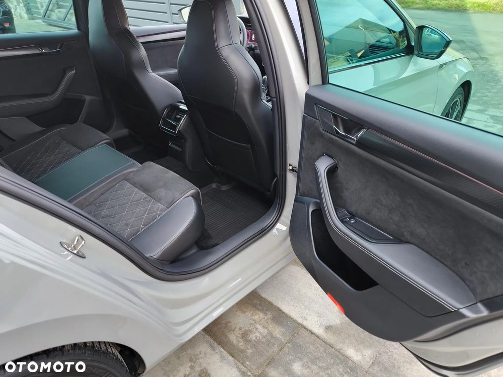 Skoda Superb 2.0 TDI SCR Sportline DSG - 36