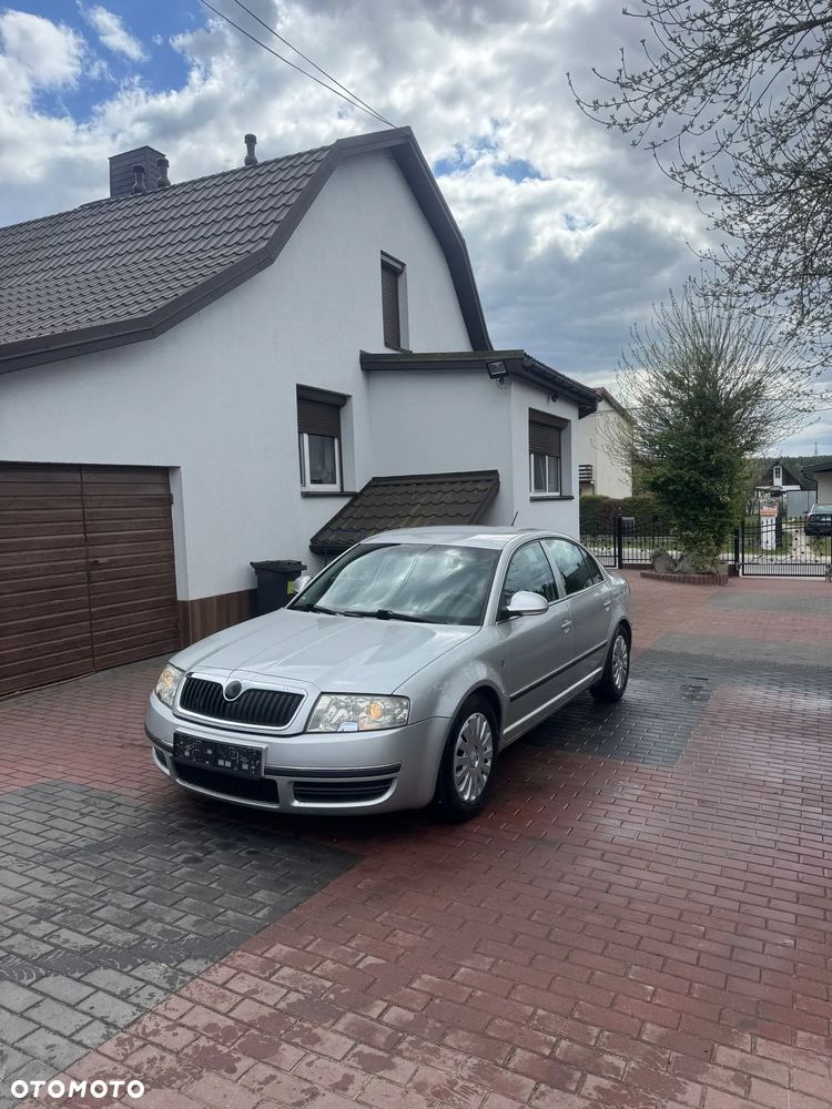 Skoda Superb 2.0 TDI DPF Ambiente - 1