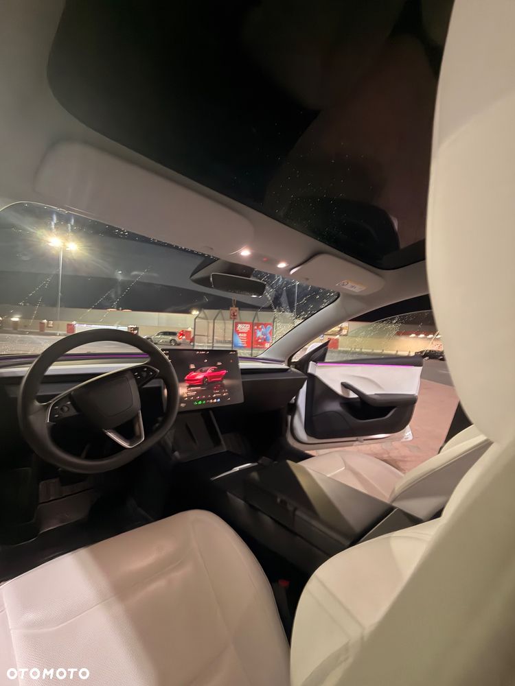 Tesla Model 3 - 25