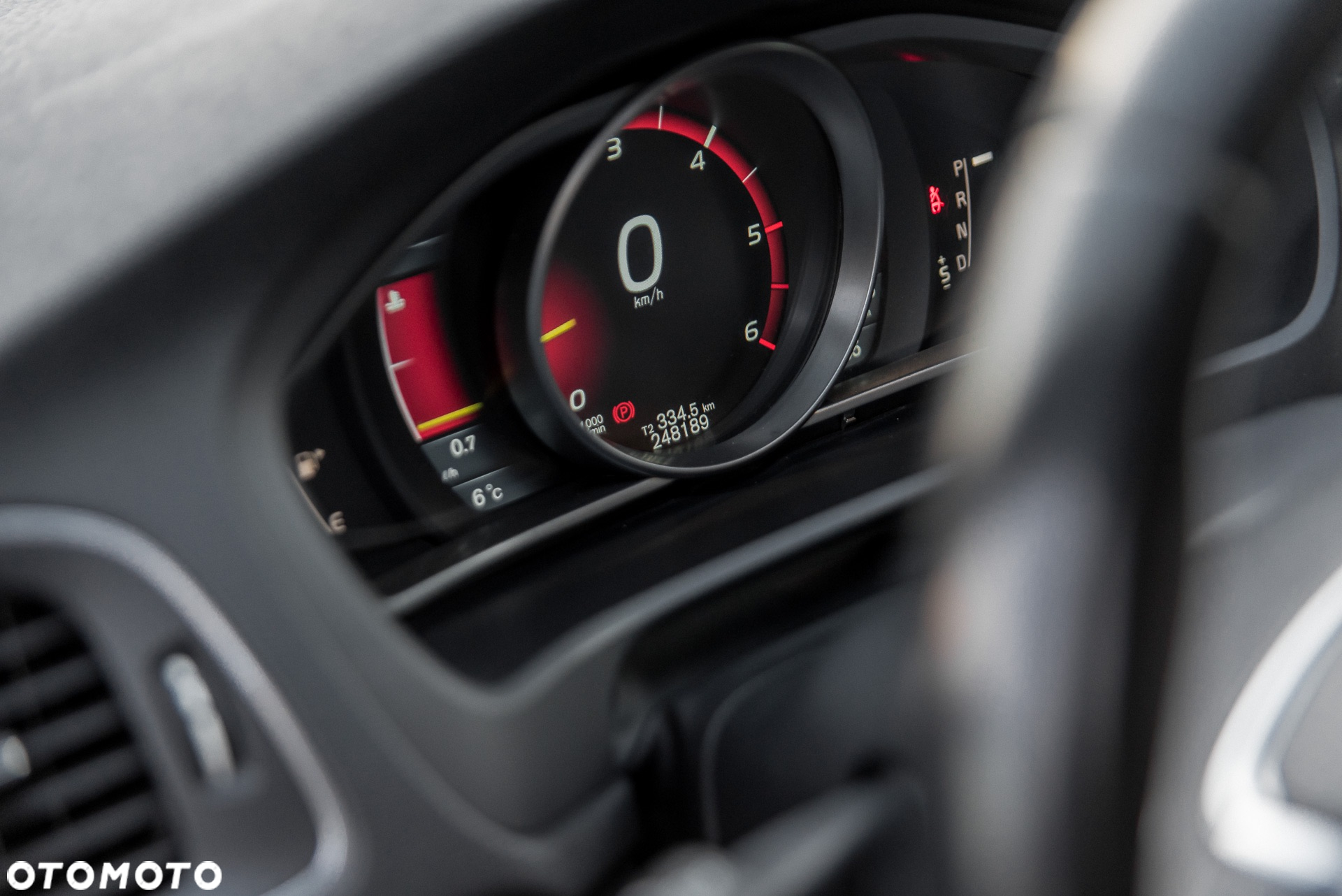 Volvo V40 Cross Country D3 Momentum - 18