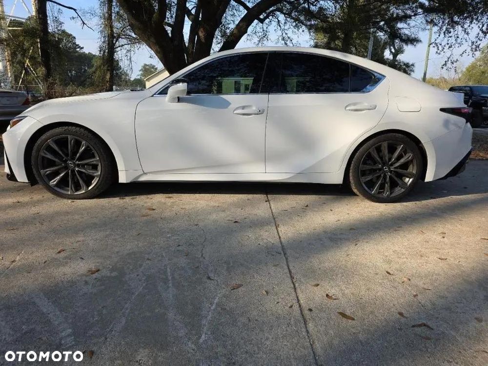 Lexus IS - 2