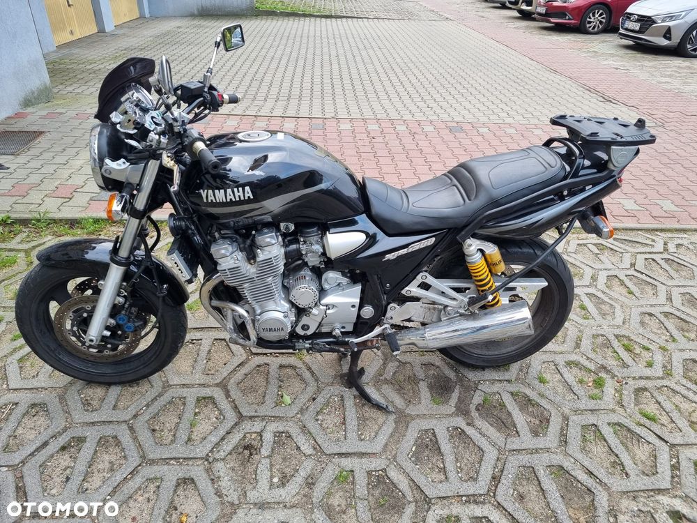 Yamaha XJR