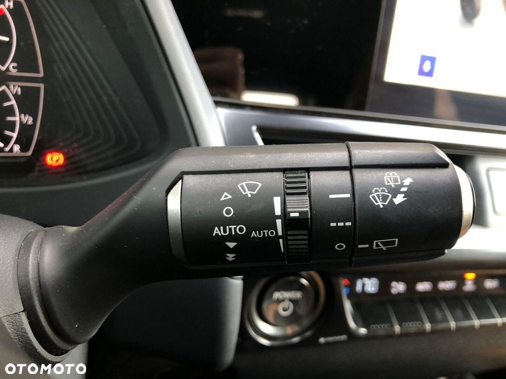 Lexus UX 250h GPF F Sport Design 2WD - 32