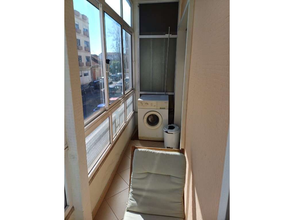 Excelente Apartamento T1 nas Avenidas Novas para arrendamento - Grande imagem: 4/12