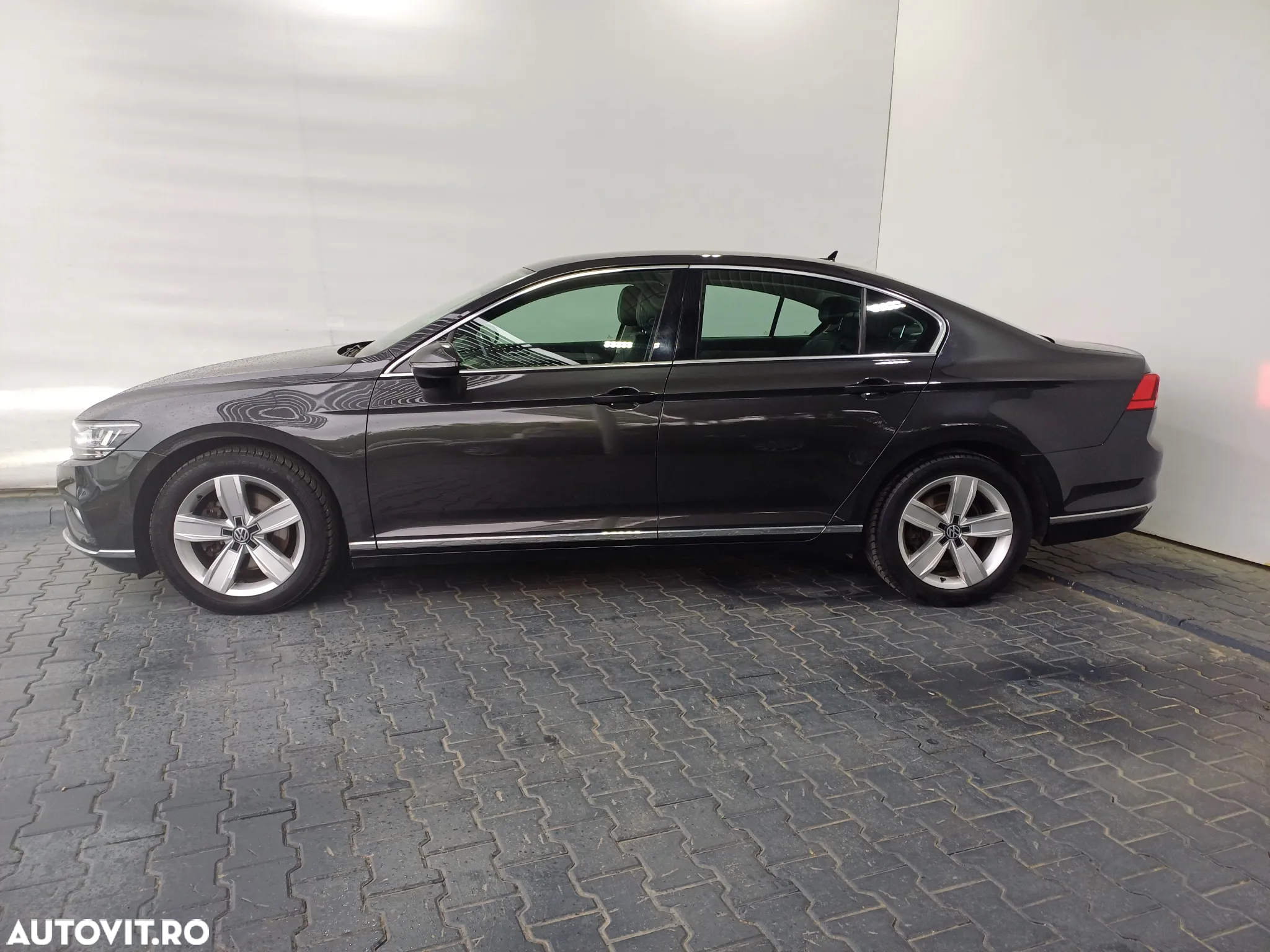 Volkswagen Passat 2.0 TDI DSG Highline - 2