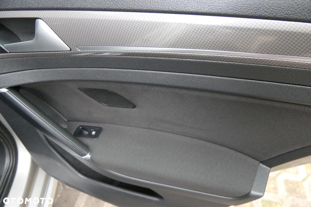 Volkswagen Golf 2.0 BlueTDI 4Motion Comfortline - 32