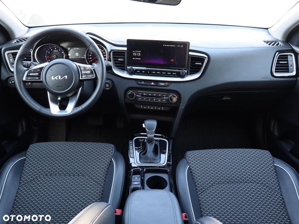 Kia Ceed - 8