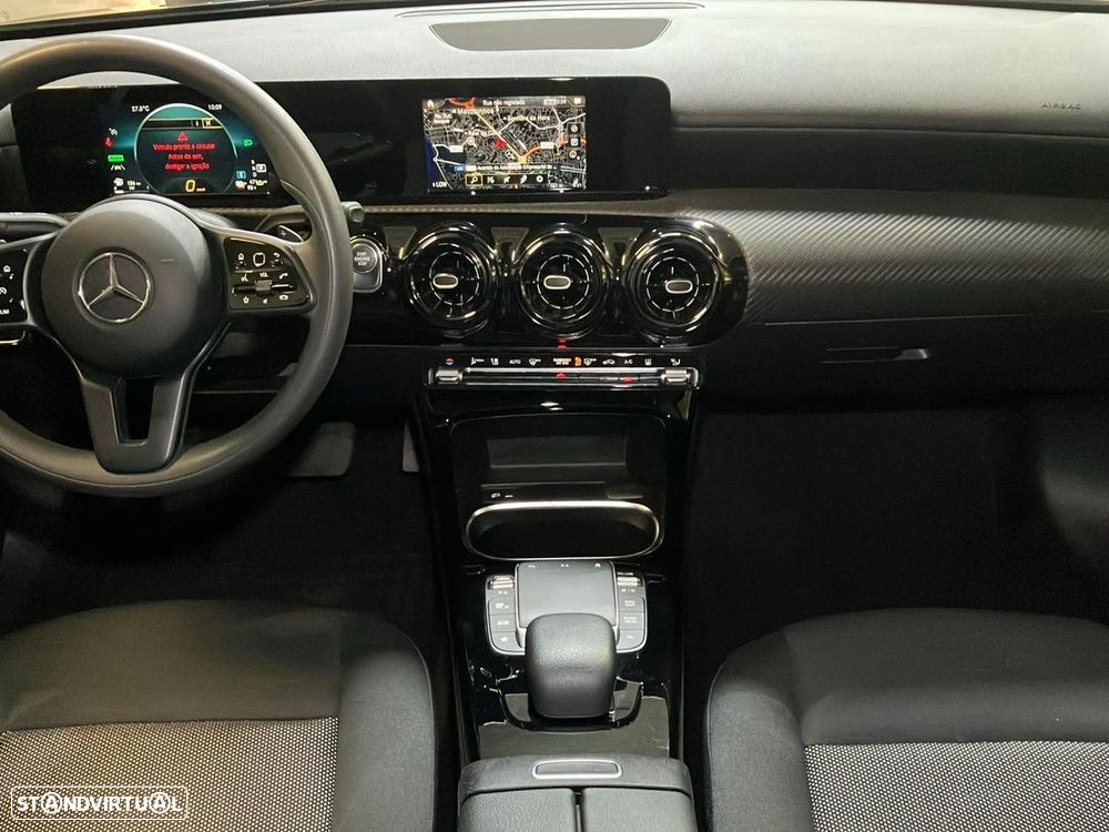 Mercedes-Benz A 250 Limousine - 10