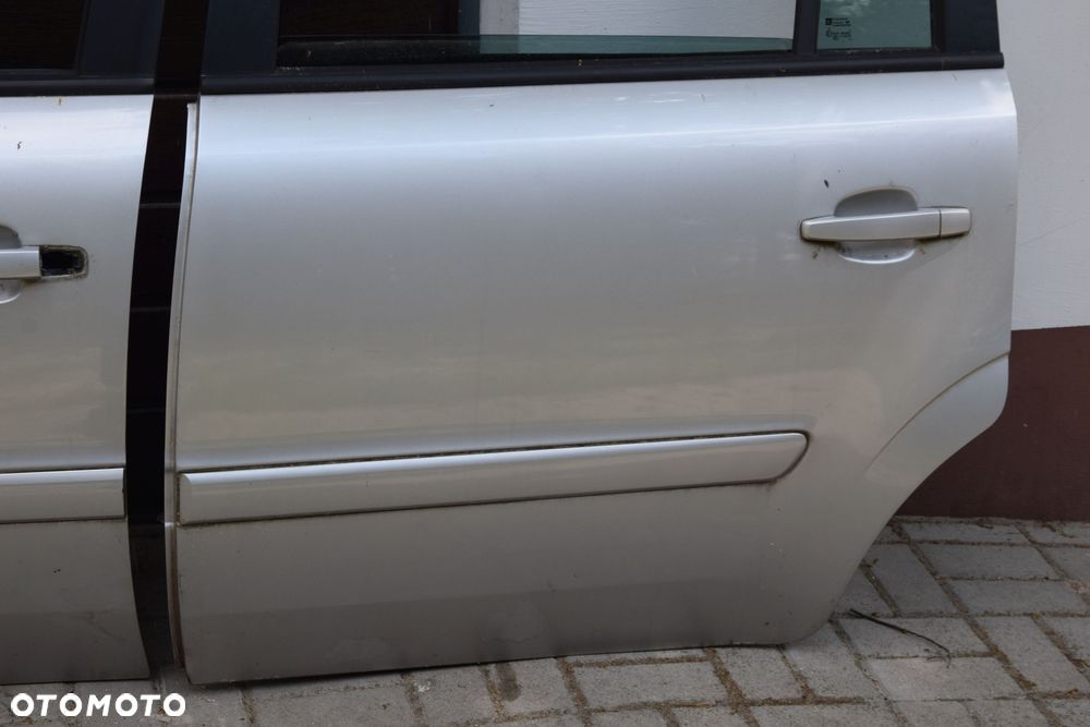 Opel Zafira B 05-14 Drzwi Lewy przód tył lewe przednie tylne srebrne Z157 bez korozji - 5