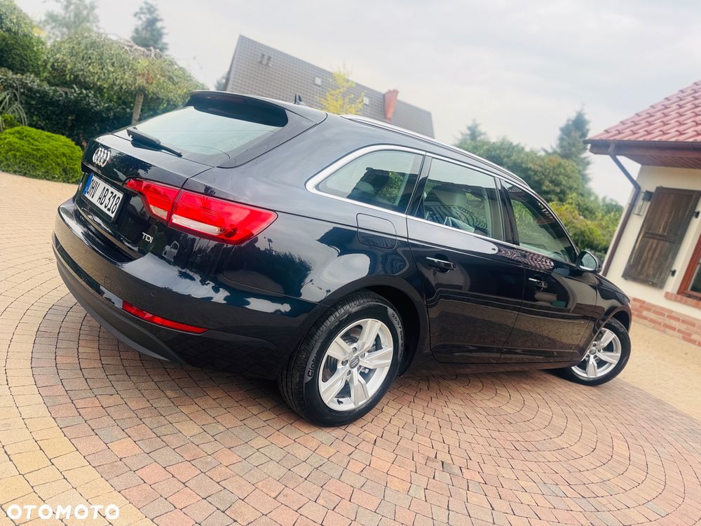Audi A4 Avant 35 TDI S tronic design - 33