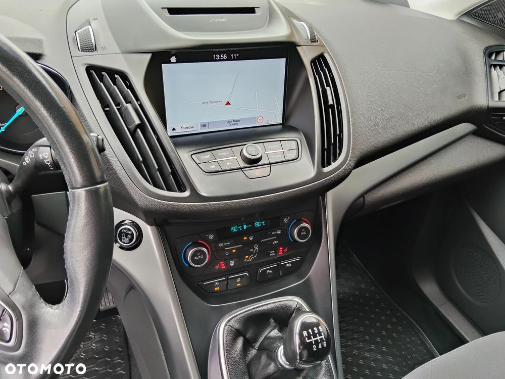 Ford Kuga 1.5 EcoBoost TITANIUM - 16