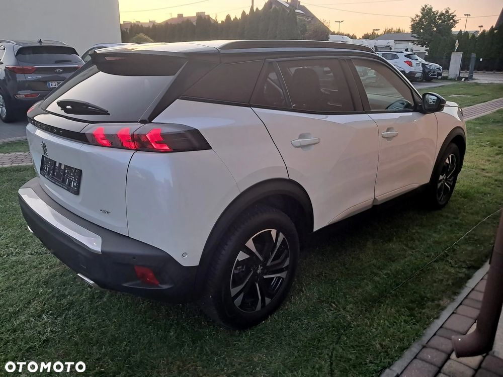 Peugeot 2008 PureTech 130 EAT8 GT - 24