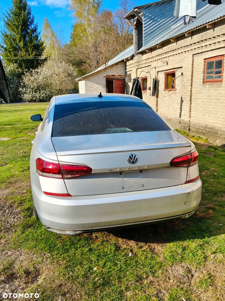 Volkswagen Passat - 3