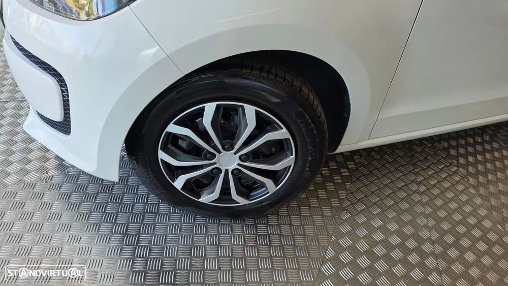 VW Up! white - 27