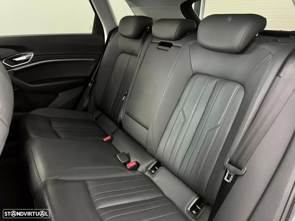 Audi e-tron 55 quattro Advanced - 39