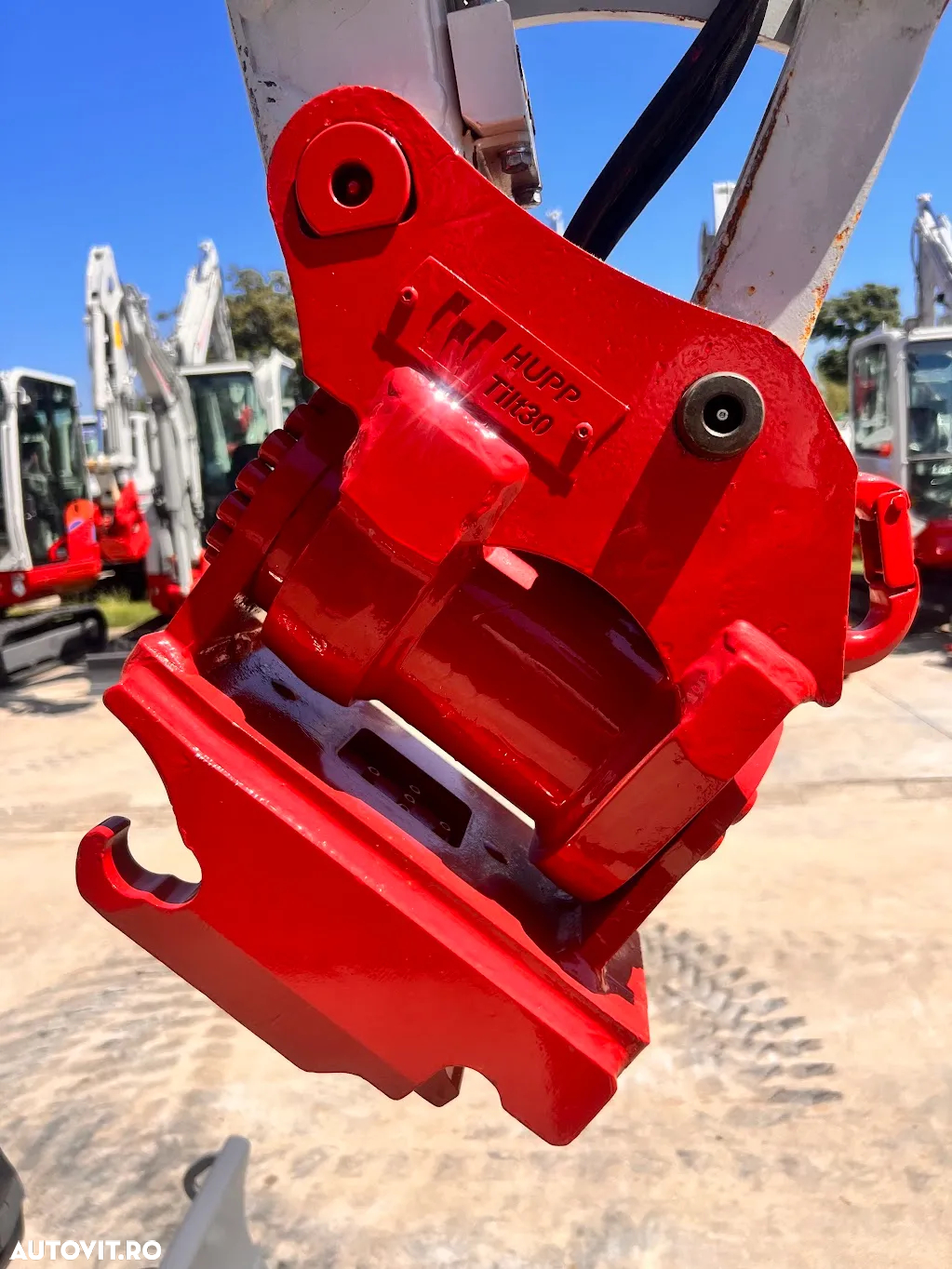 Takeuchi Tb 325 R - 9
