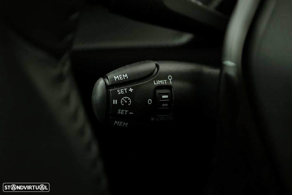 Peugeot 2008 1.2 Allure - 17