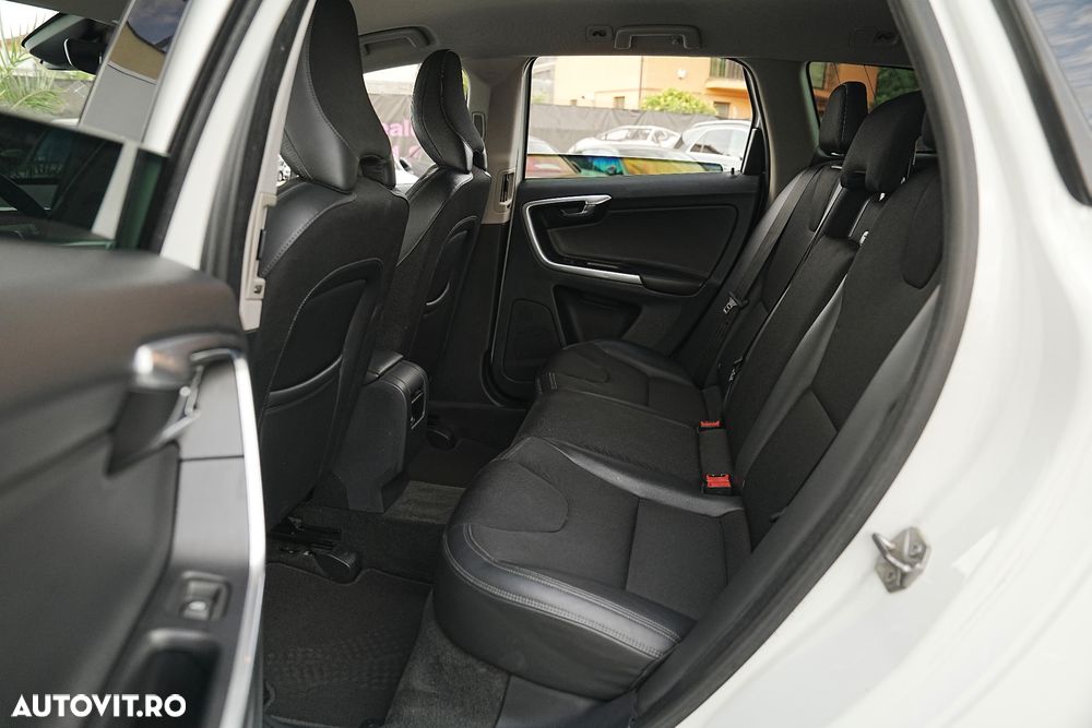 Volvo XC 60 D4 Geartronic Momentum - 12
