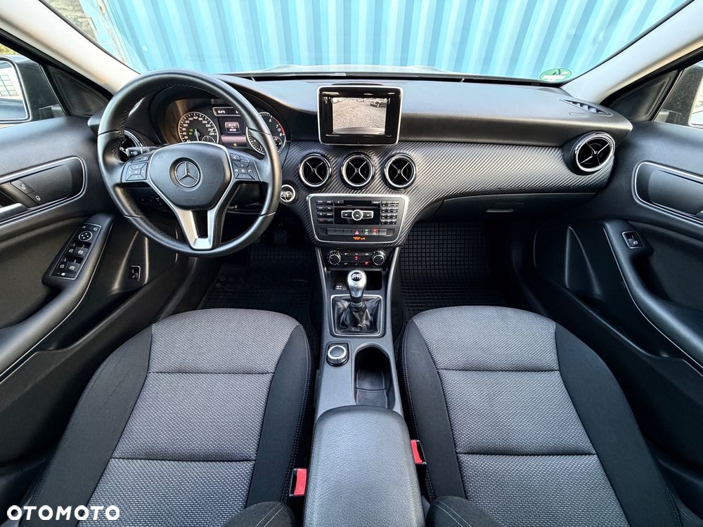 Mercedes-Benz GLA 180 Urban - 31