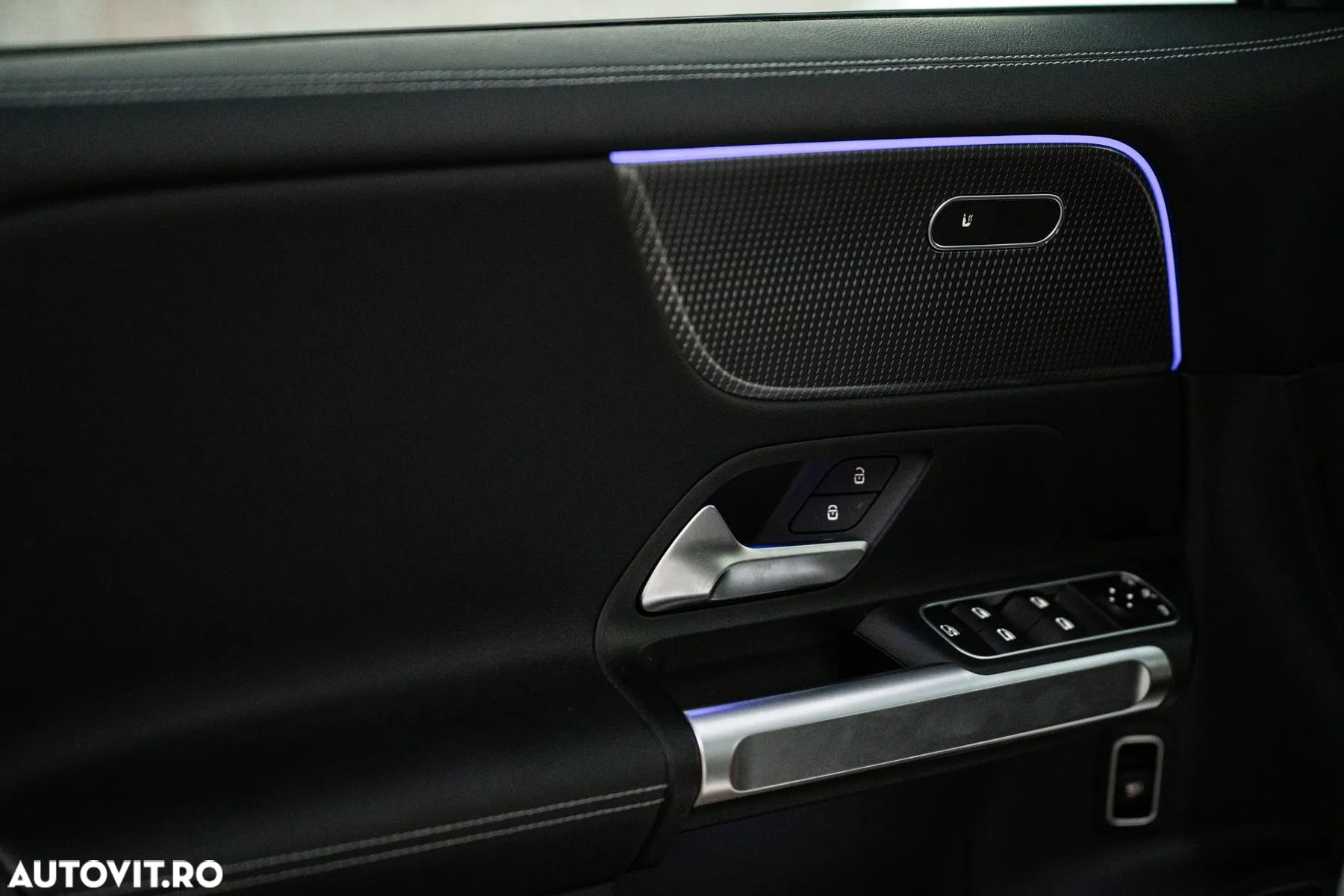 Mercedes-Benz GLB - 14