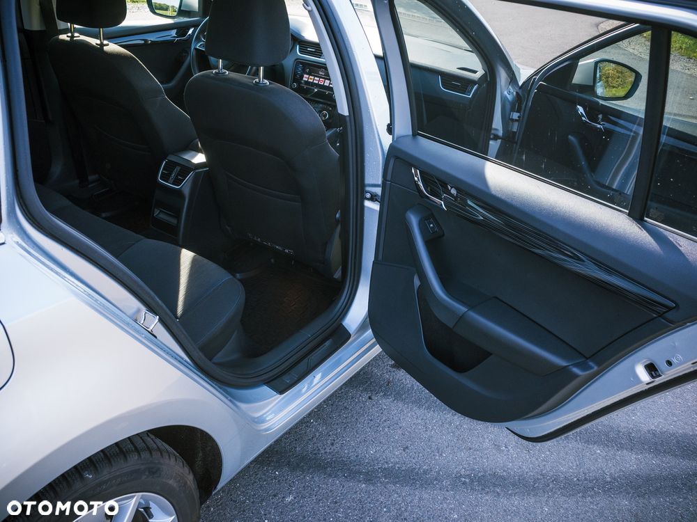 Skoda Octavia 1.5 TSI ACT Style DSG - 24