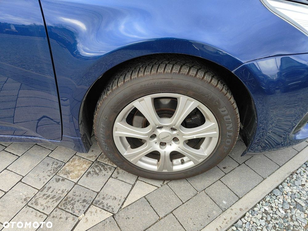 Toyota Avensis - 36