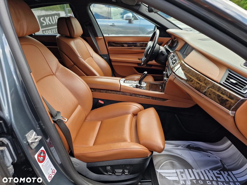 BMW Seria 7 740d - 26