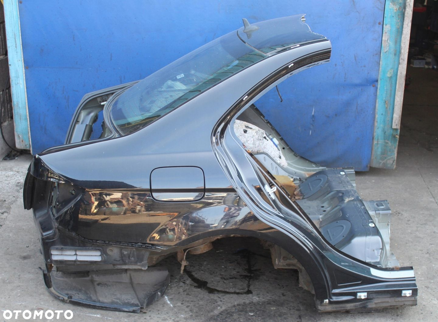 ĆWIARTKA BŁOTNIK TYŁ MERCEDES W204 SEDAN - 3