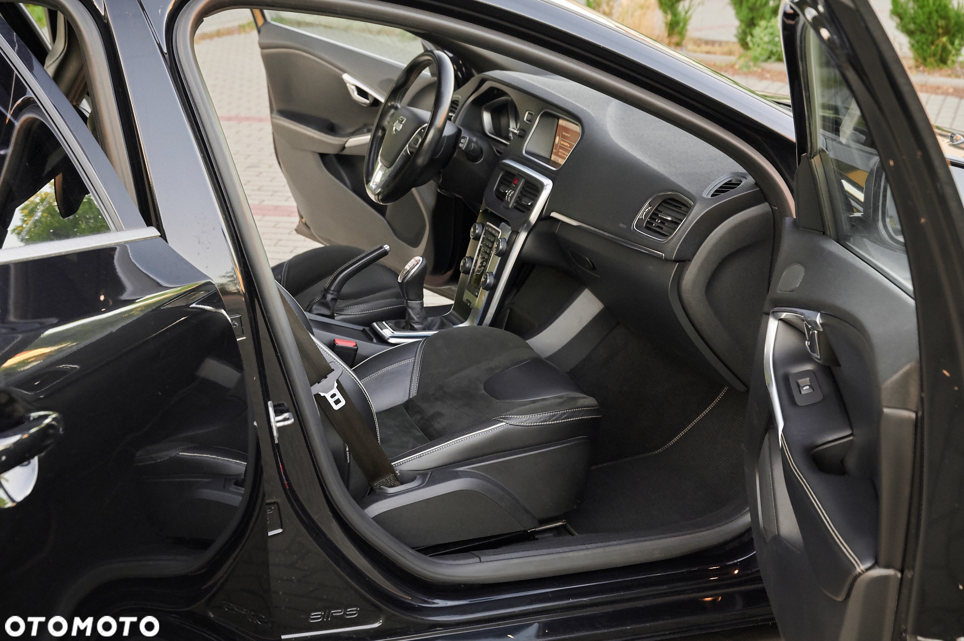 Volvo V40 D2 R-Design - 28