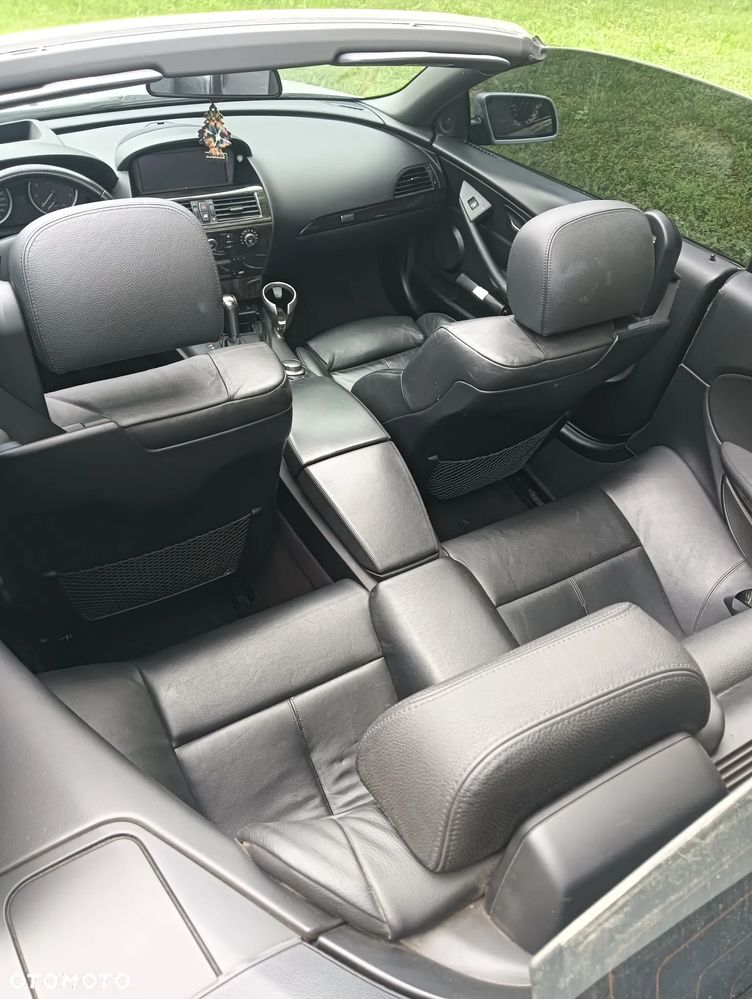 BMW Seria 6 650 i - 7