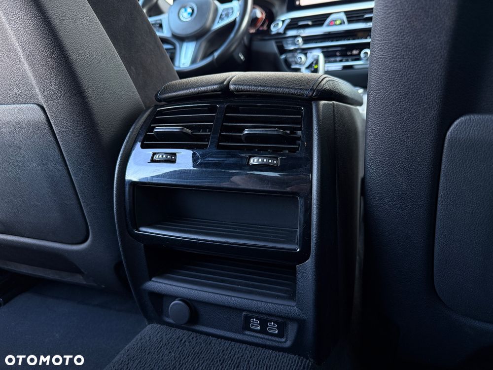 BMW Seria 5 520d xDrive mHEV M Sport sport - 37