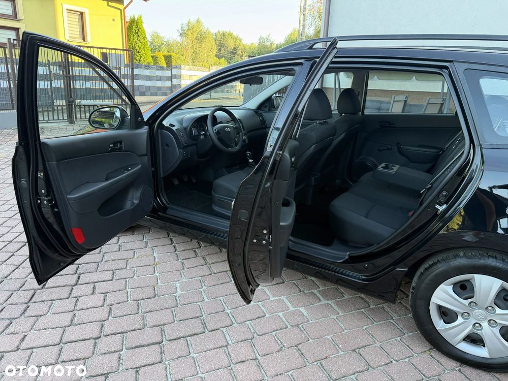 Hyundai i30 i30cw 1.4 blue Comfort - 32