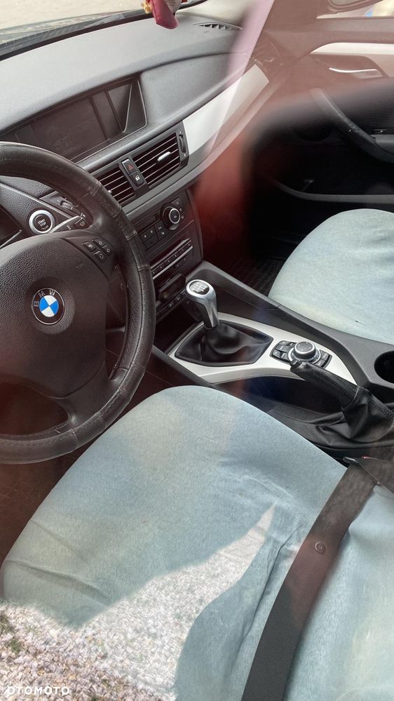 BMW X1 xDrive18d - 14