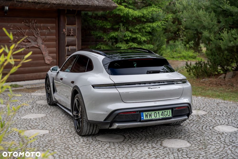 Porsche Taycan 4 - 3
