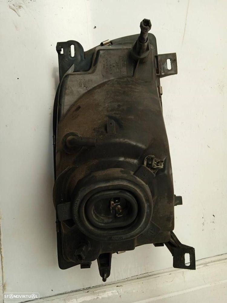 FAROL DIREITO FORD TRANSIT FURGÃO 1996 - 4