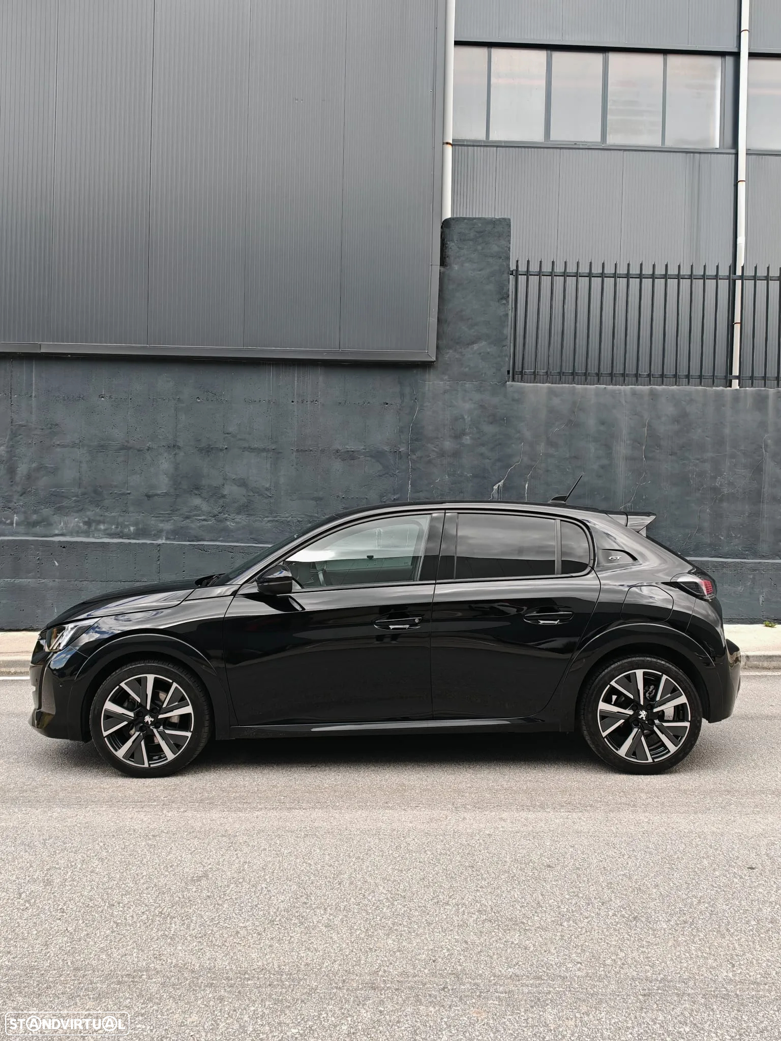 Peugeot 208 1.2 PureTech GT EAT8 - 7