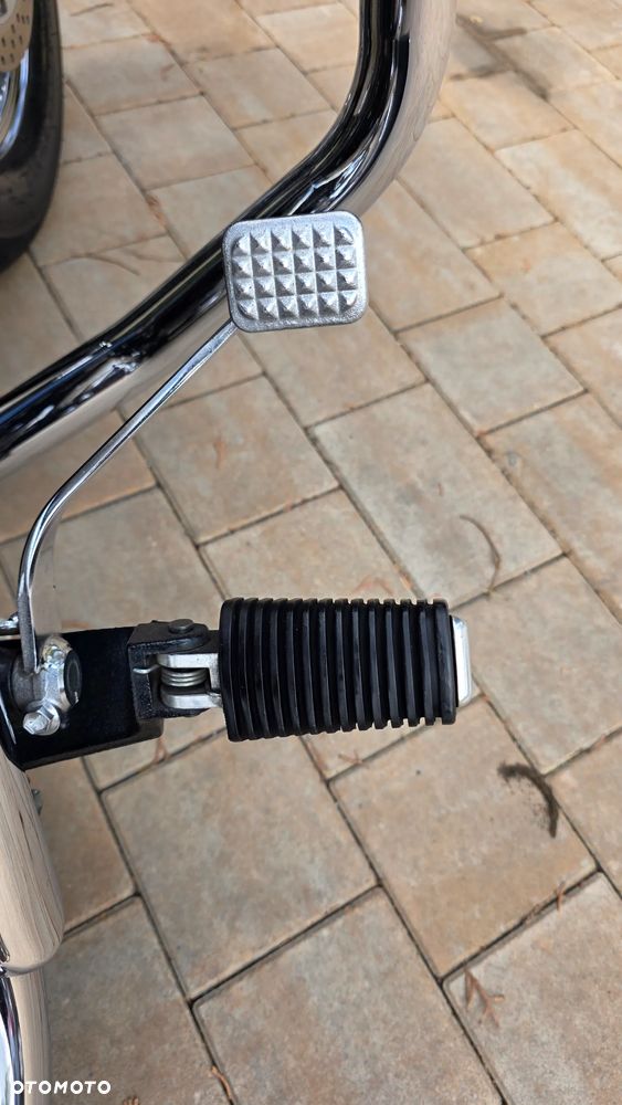 Suzuki Intruder - 18