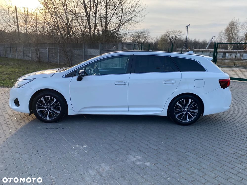 Toyota Avensis 1.8 Premium MS - 2