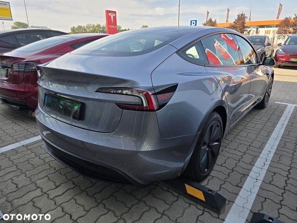 Tesla Model 3 RWD Premium - 4