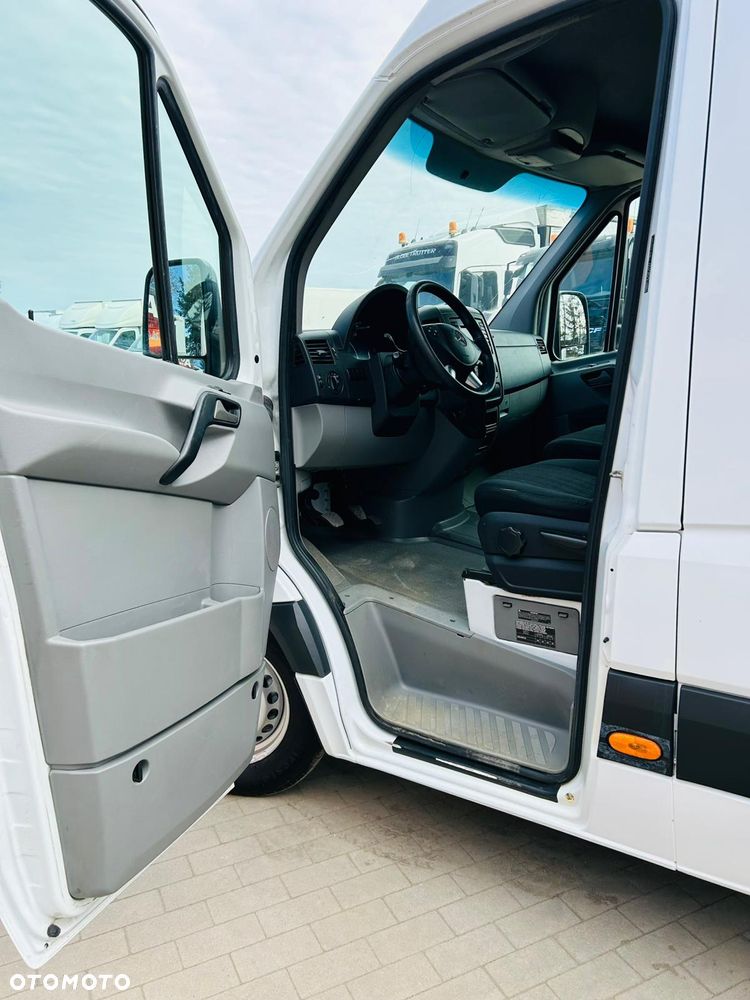 Mercedes-Benz Sprinter - 17